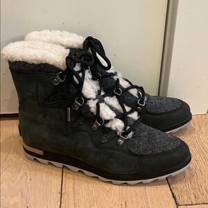 Sorel Black and Gray Winter Boots